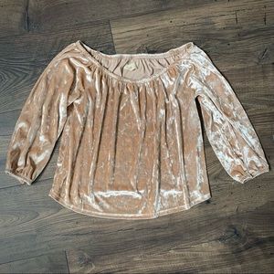 Hollister crushed velvet champagne crop small